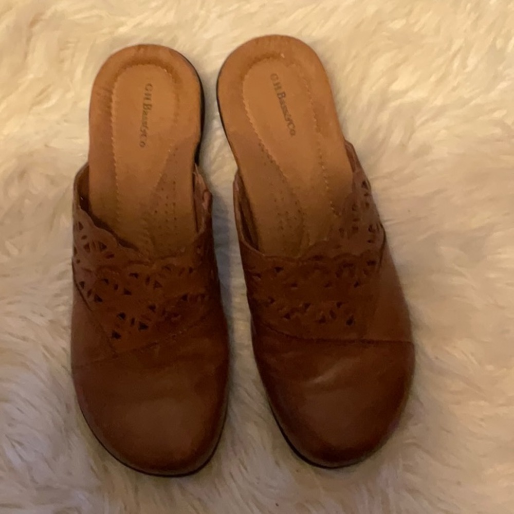 G.H. & Co Women Effie Leather Clogs Size 9
